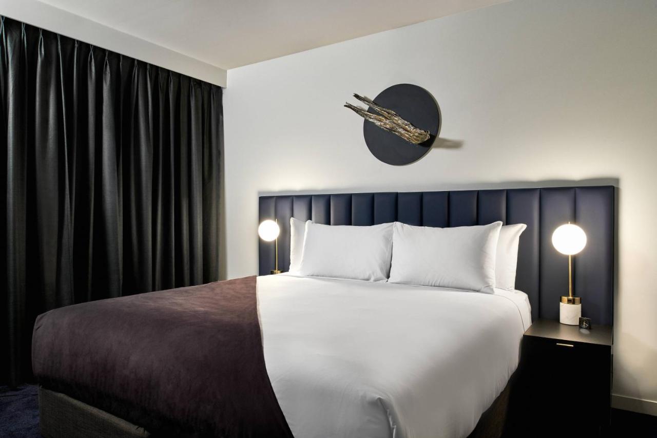 ミッドナイト ホテル オートグラフ コレクション キャンベラ エクステリア 写真 A bedroom at the hotel
