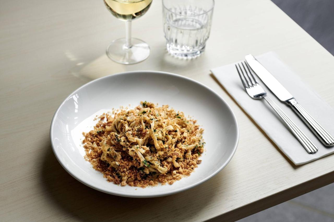ミッドナイト ホテル オートグラフ コレクション キャンベラ エクステリア 写真 A plate of pasta